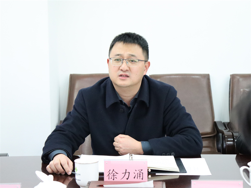 楊武秀會(huì)見(jiàn)萬(wàn)源市委常委、副市長(zhǎng)徐力涌一行