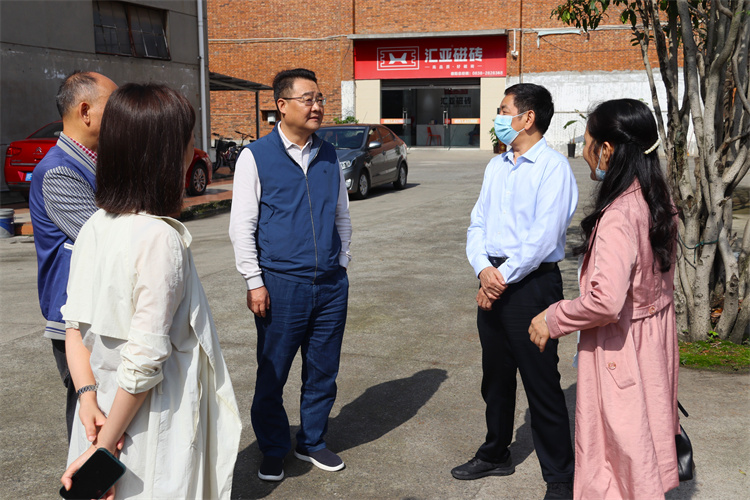 四川省供銷社黨組成員、機(jī)關(guān)黨委書記李先明帶隊(duì)開展節(jié)前安全生產(chǎn)督查工作