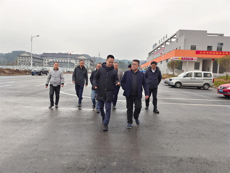 省供投集團紀委書記、監(jiān)事會副主席吳德貴率隊赴四川供銷西南冷鏈物流基地調(diào)研指導(dǎo)