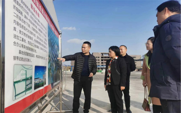 達州市婦聯(lián)主席趙本權(quán)帶隊到四川供銷西南冷鏈物流基地開展調(diào)研、慰問工作