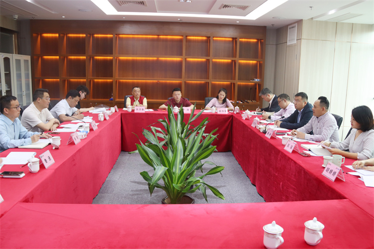 鄧華應邀前往廣弘百創(chuàng)供應鏈服務（海南）有限公司、南海商品交易中心洽談合作事宜