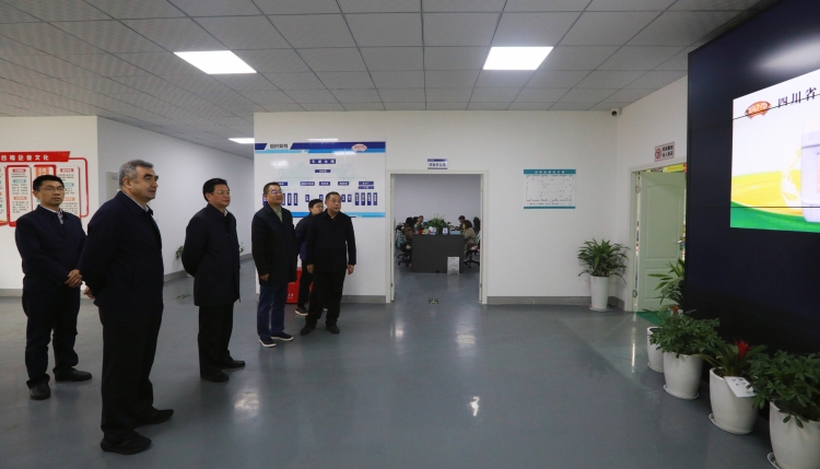 中華全國供銷合作總社常務理事、經(jīng)濟發(fā)展與改革部部長阿地力?吾布力到棉麻集團 龍泉農(nóng)產(chǎn)品集配中心調(diào)研